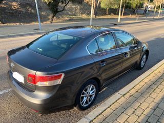 Toyota Avensis 2011