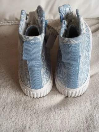 Botín deportivo estampado floral