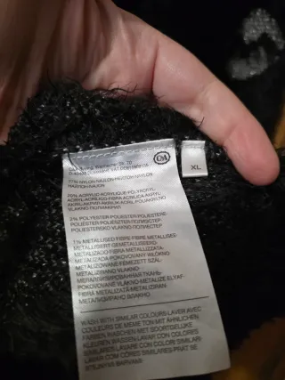 Jersey pelo negro con labios plateados