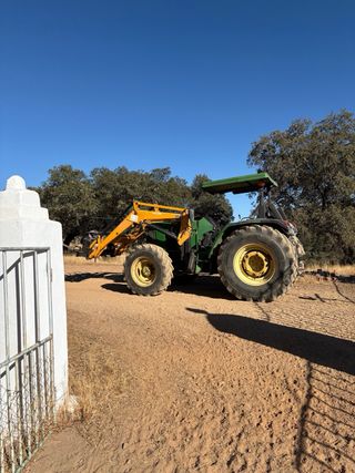 Tractor John Deere 6110