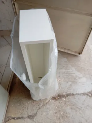 Mensole bianche in legno