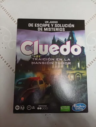 Juego de mesa Cluedo: Traición en la Mansión Tudor