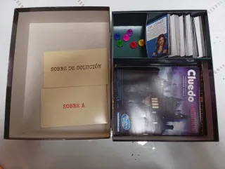 Juego de mesa Cluedo: Traición en la Mansión Tudor