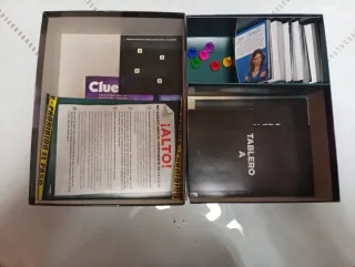 Juego de mesa Cluedo: Traición en la Mansión Tudor