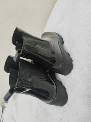 Botas de agua negras charol