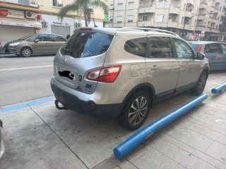 Nissan Qashqai+2 2010