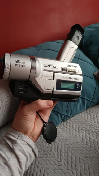 Cámara Sony DCR-TRV125e + Digitalizador