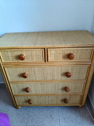 Cómoda de Ratán con 5 cajones