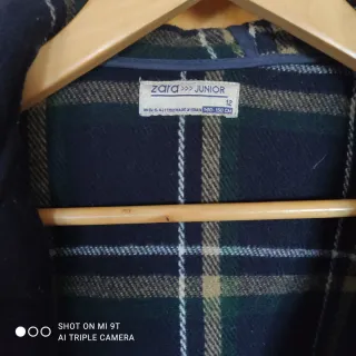 Abrigo azul oscuro, Talla niña 12 años , de Zara.