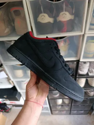 Nike SB Dunk Low x Supreme Negro Rojo