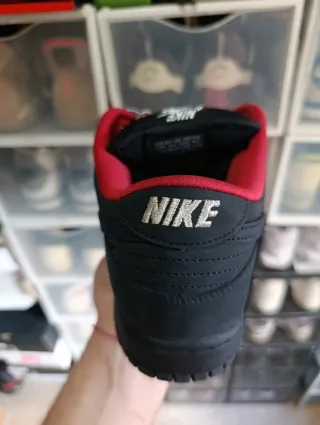 Nike SB Dunk Low x Supreme Negro Rojo