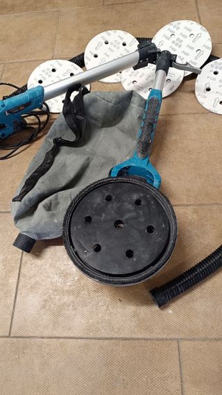 Lijadora telescópica con accesorios