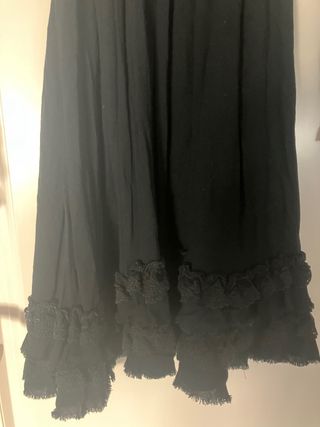 Vestido negro Highly Preppy con volantes