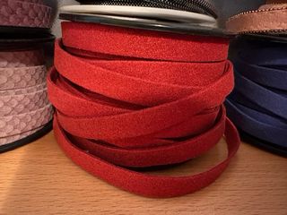 Lote rollos cinta polipiel y variados