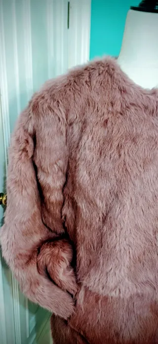 Abrigo rosa nude pelo natural talla L