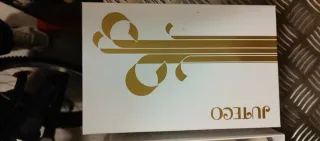 Tazas de porcelana con flores