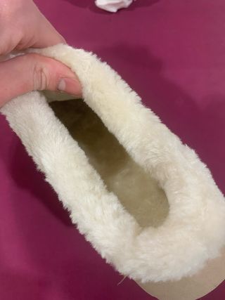 Zoccoli pelosi stile olandese beige