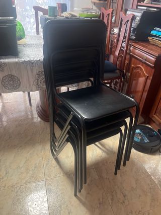 Juego de 4 Sillas de Hierro Negras