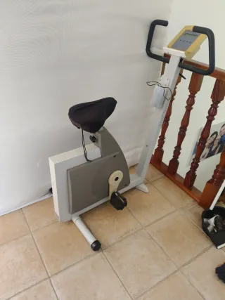 Bicicleta estática poco usada