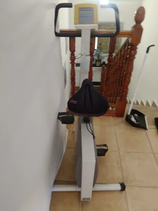 Bicicleta estática poco usada