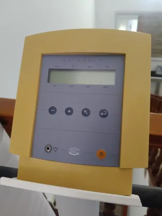 Bicicleta estática poco usada