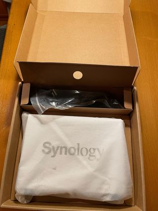 Synology DS215j + 2 discos 4TB (8TB)