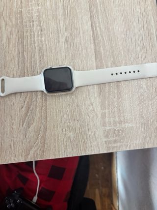Apple Watch Plata con Cargador Blanco