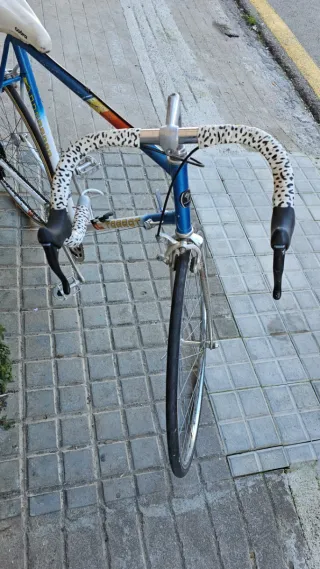 Bicicleta Clásica Torrot Azul y Blanca