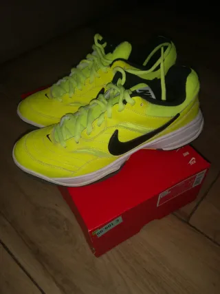 Deportivas Nike Amarillas y Negras