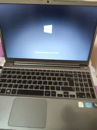 Samsung i7 Portátil Gris/Plata