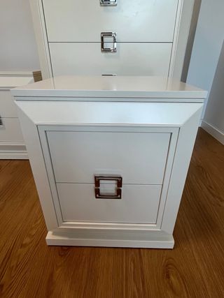 Cómoda y Mesitas de Noche Blancas