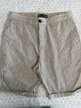 Pantalones cortos a rayas beige
