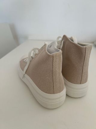 Zapatos Marypaz estilo Converse beige
