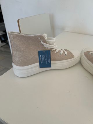 Zapatos Marypaz estilo Converse beige