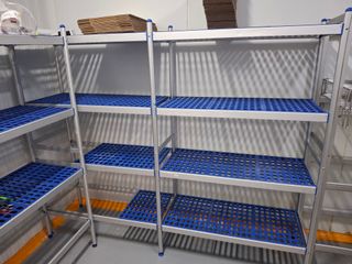 Estanterías modulares metálicas y plásticas