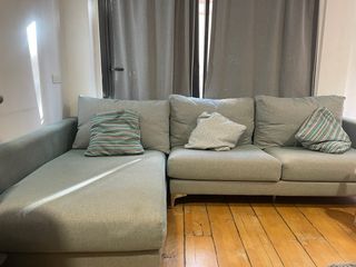 Sofá modular gris tela