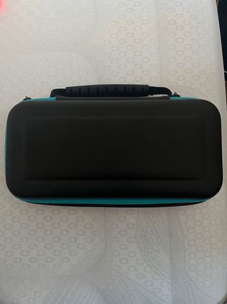 Nintendo Switch con 4 mandos y funda
