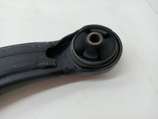 BRAZO SUSPENSION INFERIOR DELANTERO DERECHO TOYOTA COROLLA V