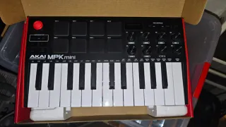 AKAI MPK mini MK3 Controlador MIDI