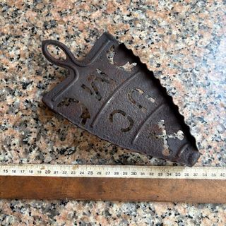 Reposa plancha antiguo forja