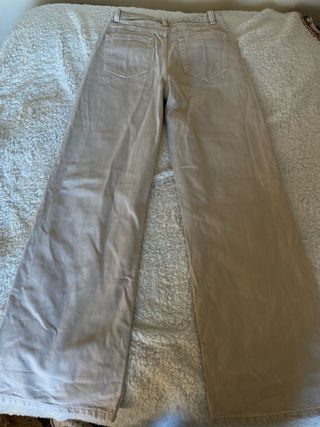 Pantalones vaqueros Bershka beige rotos talla 34