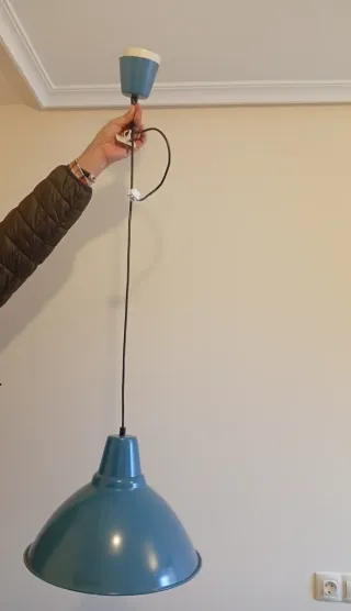 Lámpara colgante azul y blanco