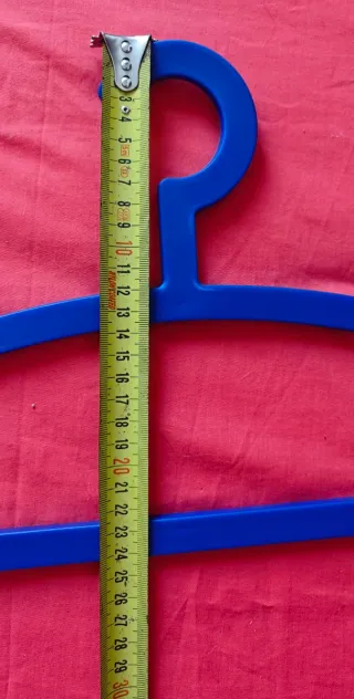 Perchas de plástico Ikea. 29+5 unidades de regalo