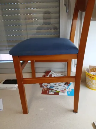 Sedie in legno con sedile blu, 4 sedie!