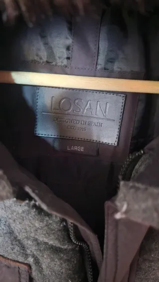 Chaqueta hombre negra y gris con capucha