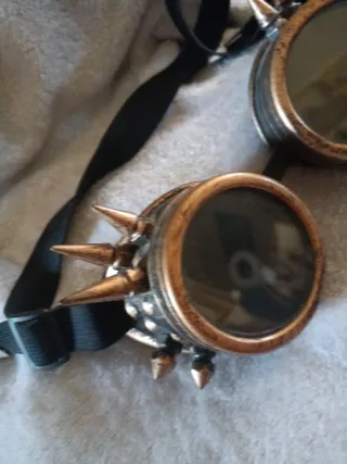 Occhiali Steampunk con Borchie