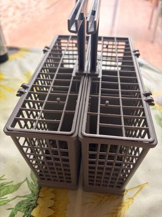 Cesta Lavavajillas LG con accesorios