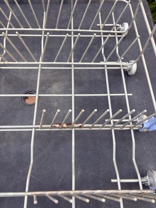 Cesta Lavavajillas LG con accesorios