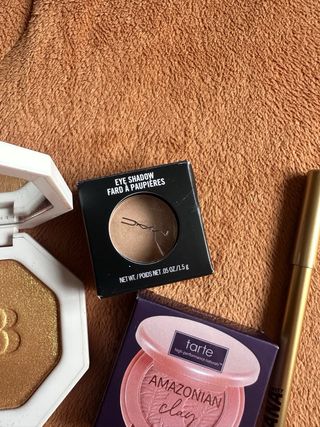 Lote Maquillaje Fenty Beauty, Laneige, MAC, Tarte