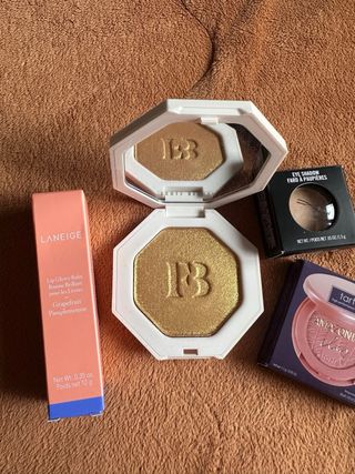 Lote Maquillaje Fenty Beauty, Laneige, MAC, Tarte